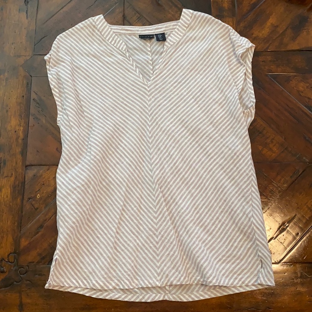 Tahari blouse size M